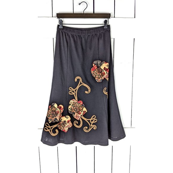 Vintage black stretch knit floral applique trumpet skirt - Picture 2 of 5